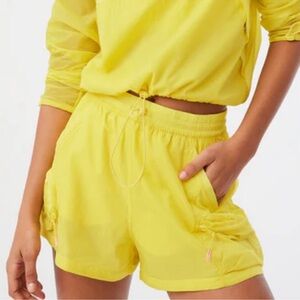 Outdoor Voices Bright Yellow Athletic Running Hiking Yoga Shorts S Pocket Lined